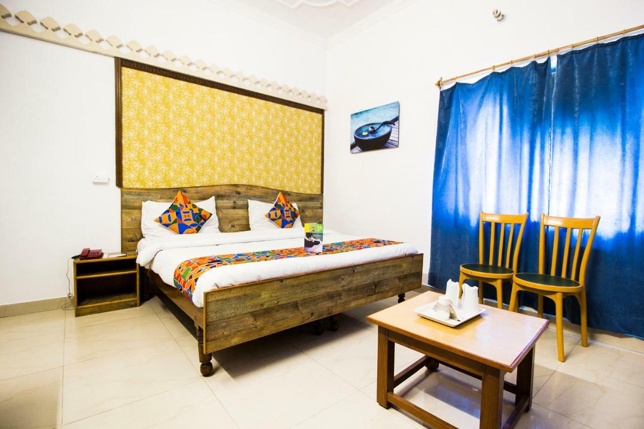 Hotel Ashrey Dehradun Exteriör bild